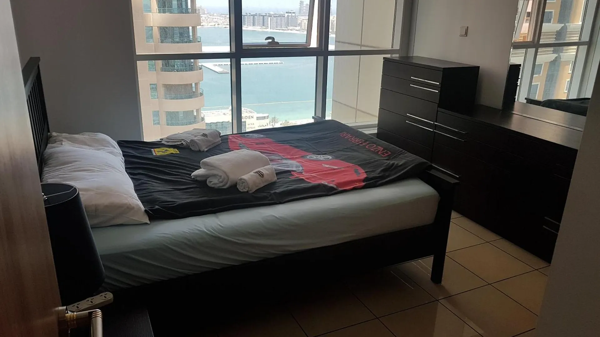 Dubai Marina Amazing Room & Sea View